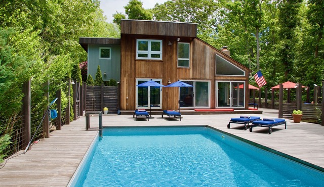 Beautiful designer modern luxury home - steps from beach in East Hampton