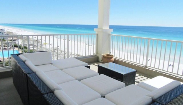 BEAUTIFUL GULF FRONT w Huge Balcony & Amazing View 6th Floor Unit 605 at The Inn in Destin