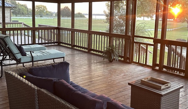 Beautiful LAKE FRONT home on Lake Fork! in Alba