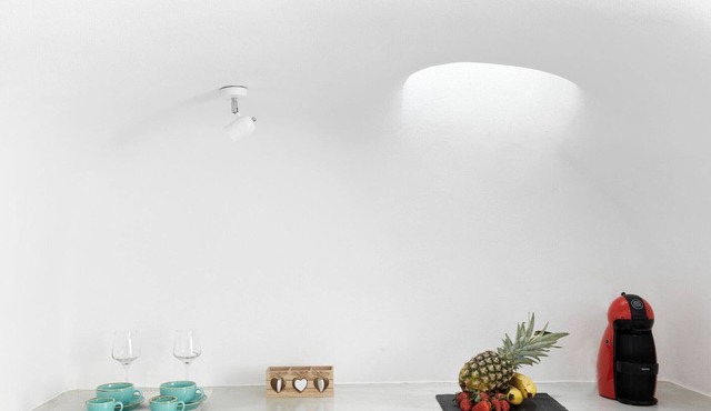 Beautiful Santorini Villa | Deluxe Cave Villa | 1 Bedroom | Indoor Heated Pool in Oia