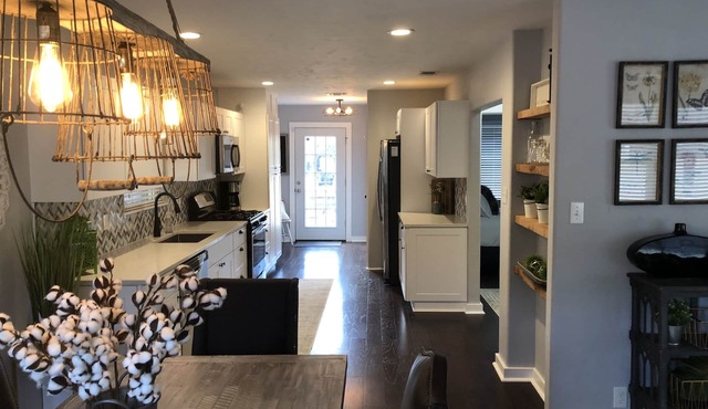 Beautiful Updated/Decorated Quaint Cottage in the Heart of Fredericksburg in Fredericksburg