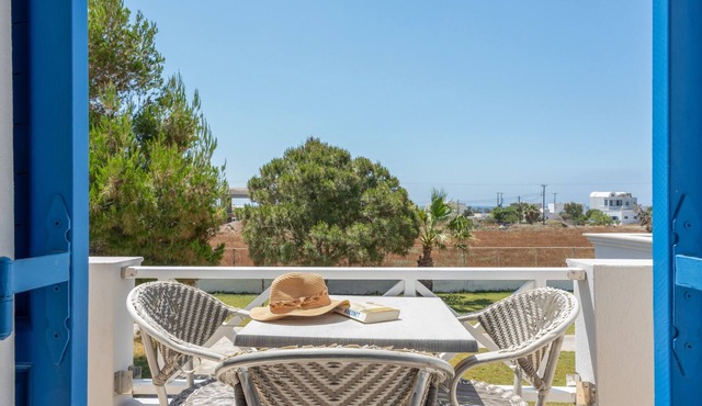 Bed and Breakfast 'Apartment Sea View- Sleeps 3' with Wi-Fi and Air Conditioning in Αγ. Γεώργιος