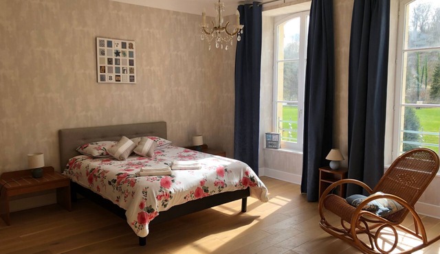 Bed and Breakfast 'Double' with Shared Terrace, Private Garden and Wi-Fi in Rollainville
