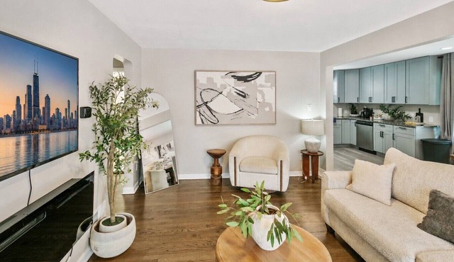 Bright & Cozy Homewood 3 Bed with Arcade Game! in Homewood