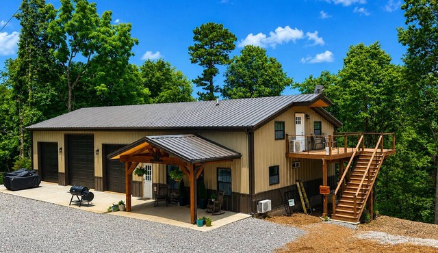 Bring the Whole Crew - 2 Private Units Near Beaver Lake - Sleeps 9 in Rogers