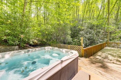 Bryson City Cottage w/Hot Tub & Waterfall Views! in Bryson City