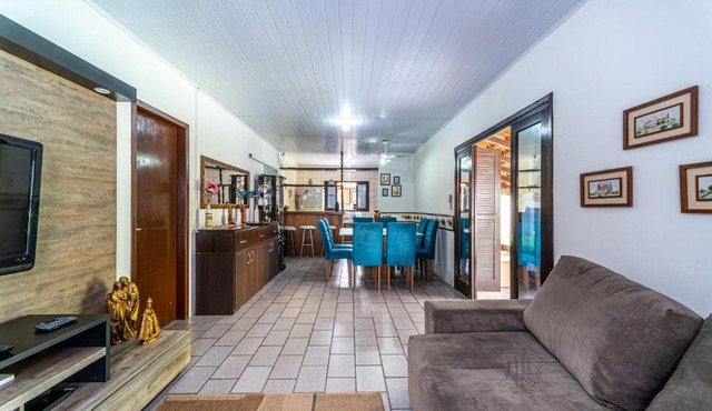 CASA 3 QUARTOS COM AR TV A CABO E WI-FI in Itapema