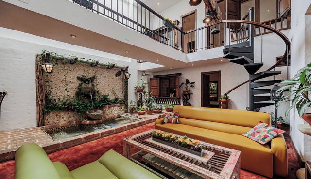 Casa del Reloj CASCADA PLUS- Luxury, Waterfall, Jacuzzi, Penthouse Suite in Medellin