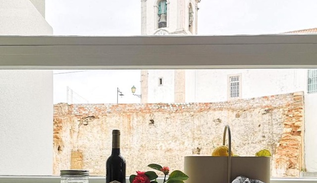 Casa do Adro, casaspensadas in Juncal