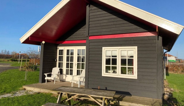 Chalet in Friesland near Alde Feanen in De Veenhoop