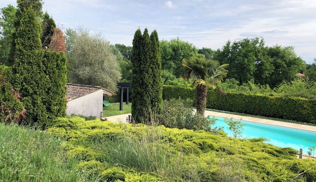 Charming house on large enclosed grounds 15 minutes from Saint-Emilion in Saint-Vincent-de-Pertignas