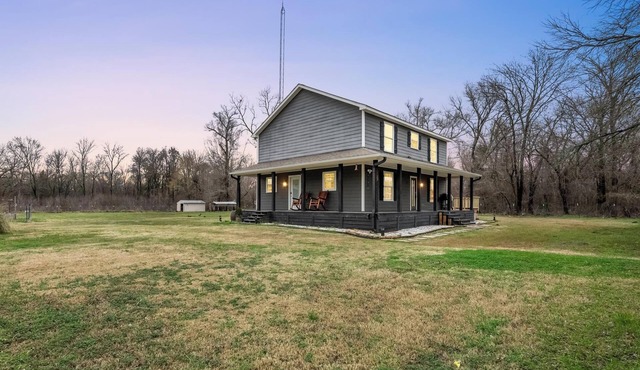 Charming 3-bedroom country house in lovely Wills Point with WiFi, AC in Wills Point
