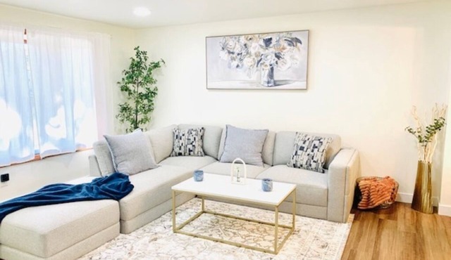 Charming 4-bedroom house entire house fully fenced in Bothell