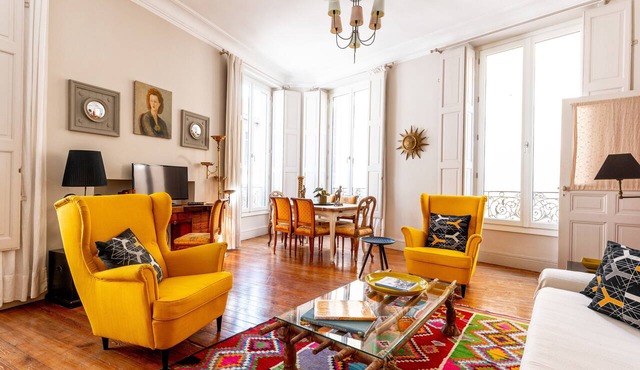 CHARMING APARTMENT/HISTORICAL CENTER AVIGNON/200m PALACE OF POPES/AC in Avignon