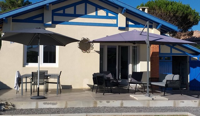 Charming Beachside House in Biscarrosse - Sleeps 6, Garden & Terrace in Biscarrosse Plage