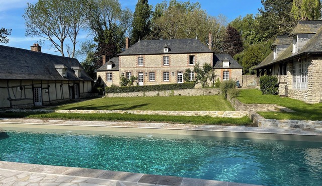 Charming house in Normandy near Gerberoy with swimming pool an tennis court in Gancourt-Saint-Étienne