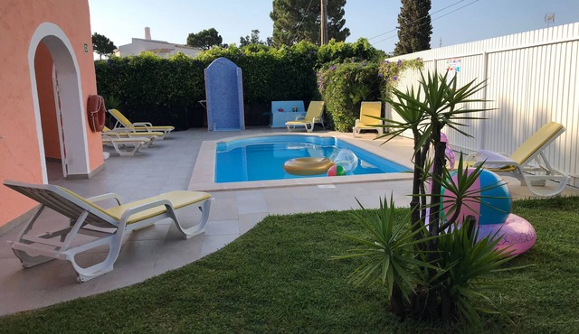 Charming villa & true vacation spirit bright & cosy Charming Villa in Quarteira