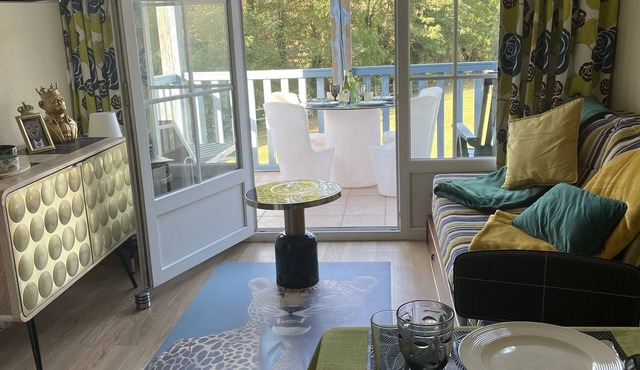 Chez Dom: a setting between Dordogne and swimming pool in Argentat-sur-Dordogne