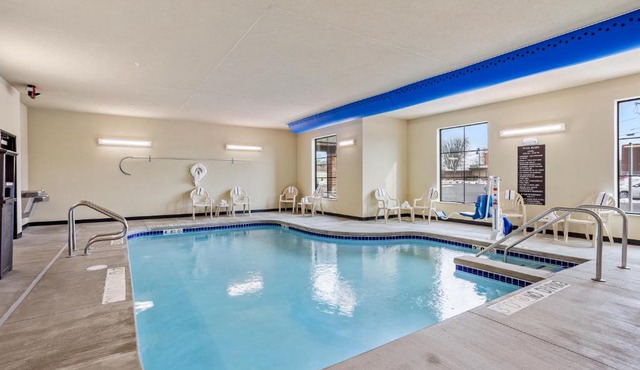 Cobblestone Hotel & Suites - Little Chute in Little Chute