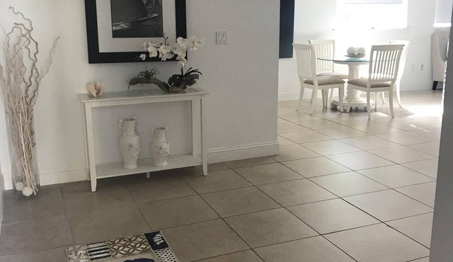 Condo, Bimini Bay. Steps away from crystal clear turquoise waters. in North Bimini