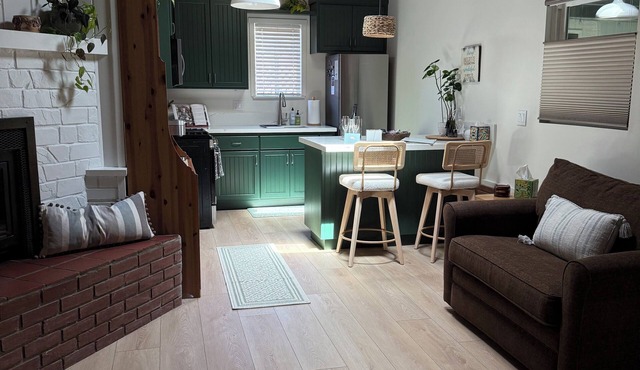 Cozy private studio with AC and indoor patio with hot tub in charming Solvang in Solvang