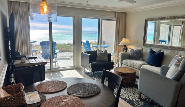 Crystal Sands- Beachfront and sweeping Gulf views + Free Beach Service in Destin