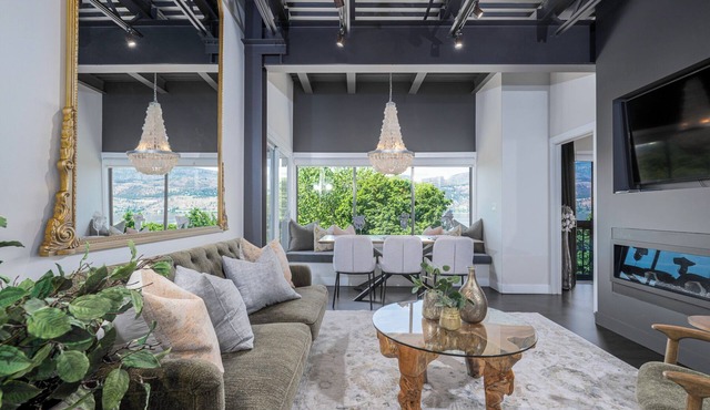 Designer Penthouse - Downtown Waterfront! in Kelowna