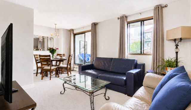 Downtown Condo Near Stampede and BMO with Parking in Calgary