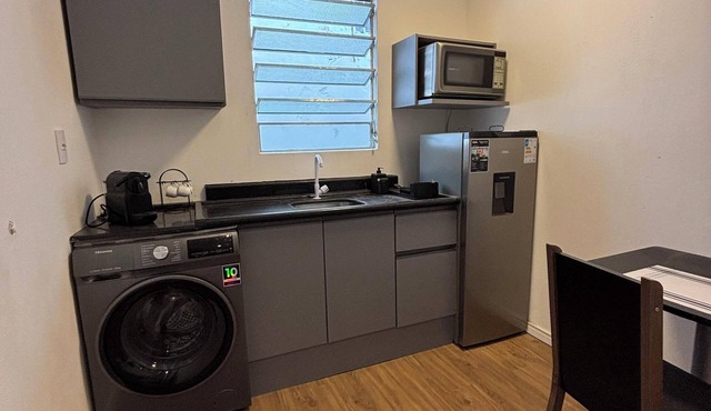 Downtown Florianópolis, everything nearby, comfortable, fully equipped, 4 bedrooms with AC and 2 bathrooms. in Florianópolis