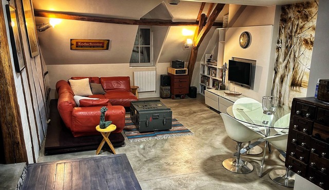 Duplex, Senlis town center in Senlis