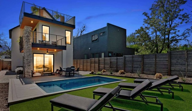 East Austin 5BR w Private Pool, Rooftop & Views! in Austin