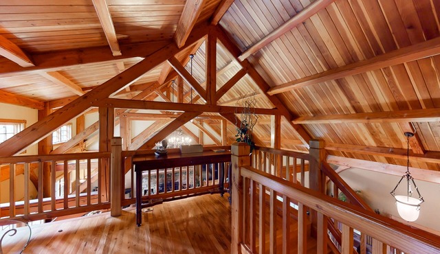 Elegant forest home next to Grandfather Mountain with wood fireplace & decks in Banner Elk