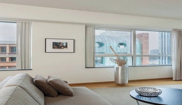 Elite Executive Apartment with Top-Tier Amenities in Claude Debussylaan in Amsterdam