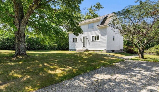Enjoy your own home in Hampton Falls! in Hampton Falls