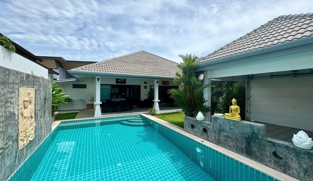 Exclusive 2BR Pool Villa, Family Friendly, Few Minutes drive to Naiharn Beach in Tambon Rawai