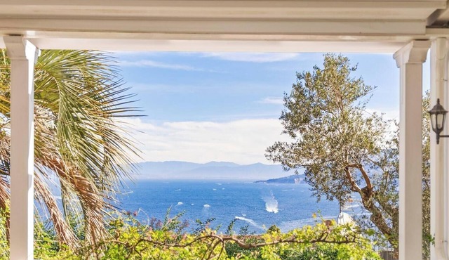 Exentia Stays - Seafront Luxury Villa in Capri with swimming pool in Capri