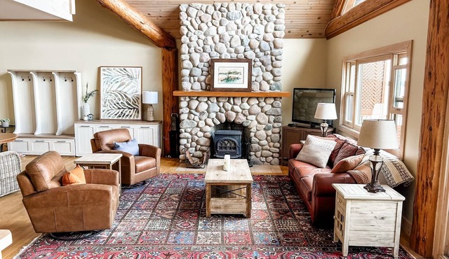 Fabulous cottage suite, spectacular Stoney Lake view! in Douro-Dummer