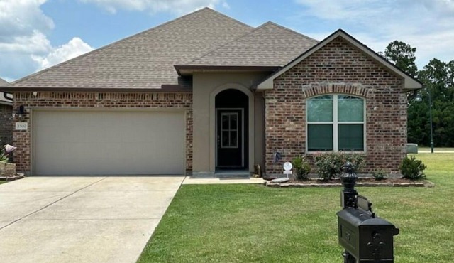 Family friendly home on golf course in Westlake