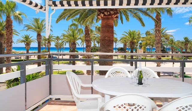 Fantastic Sea Front Apartment - UHC RODAS 322 in Salou