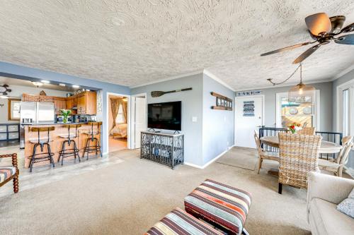 Fish, Swim & Explore: Mukwonago Lake House! in Mukwonago