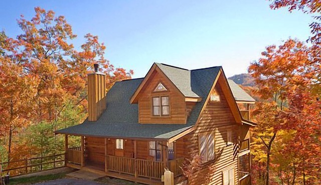 Great Mountain Views! 5miles to Pigeon Forge - Pool, Fishing, Putt Putt, Golf in Sevierville