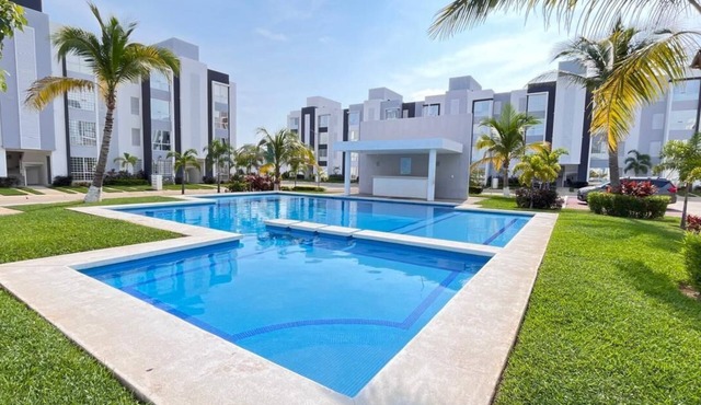 Ground Floor + Private Garden + Petfriendly in Acapulco Diamante in Gro.