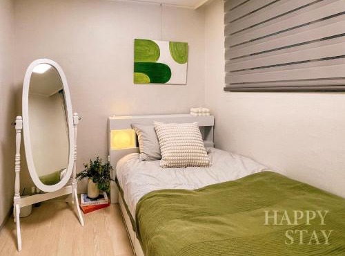 HAPPY STAY in seoul near kspo dome, #LotteTower #FreeParking #GroupStay #DDP #6PeopleAccommodation #8MinFromDunchonStation in Seoul