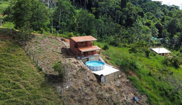 Hermosa cabaña cerca a la hacienda napoles , es un paraiso natural. in Doradal