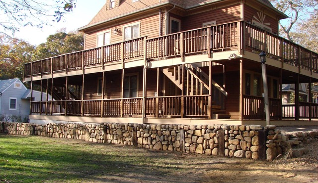 Historic 11 room Full House Rental in Oak Bluffs walking distance to beach in Oak Bluffs