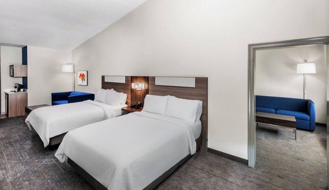 Holiday Inn Express and Suites Henderson by IHG in Henderson