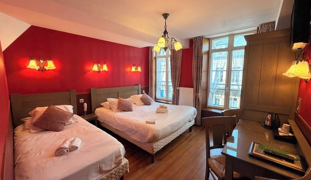 Hotel De Calais in Le Treport