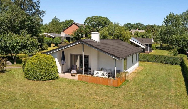 "Ilppo" - 200m from the sea by Interhome in Hesselager