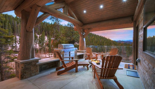Incredible Rustic Cabin with Modern Amenities, Mountain Vistas, and Fire Pit near Boulder, Colorado in Golden