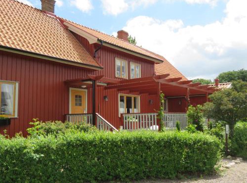Karlsberg Gård B&B in Tvååker